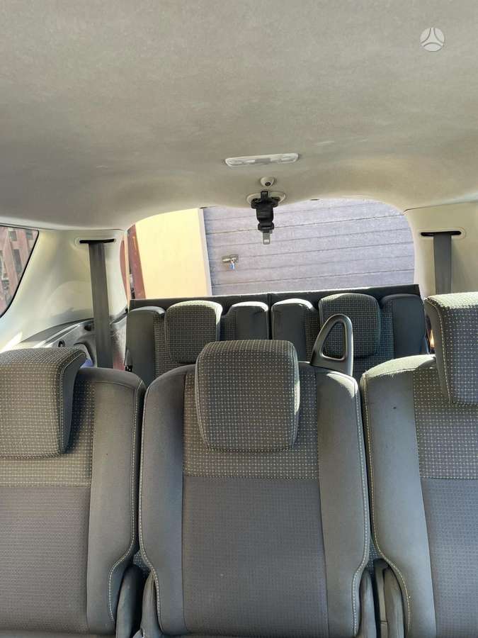 Renault Grand Scenic - 10