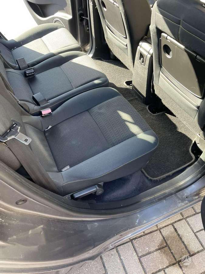 Renault Grand Scenic - 12