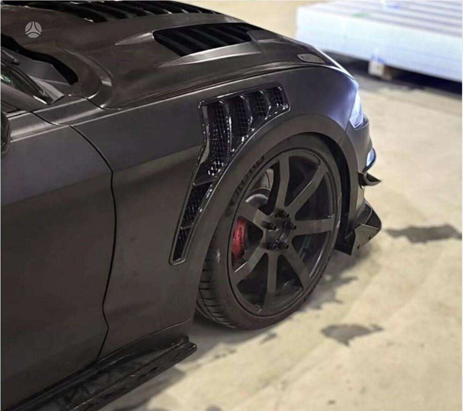 Ford Mustang крылья