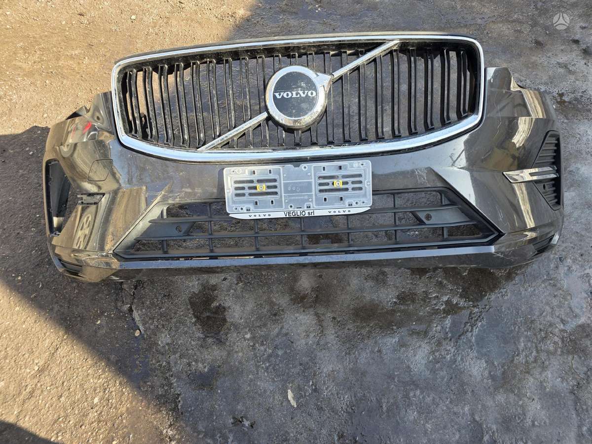 Volvo XC60 Priekinis bamperis