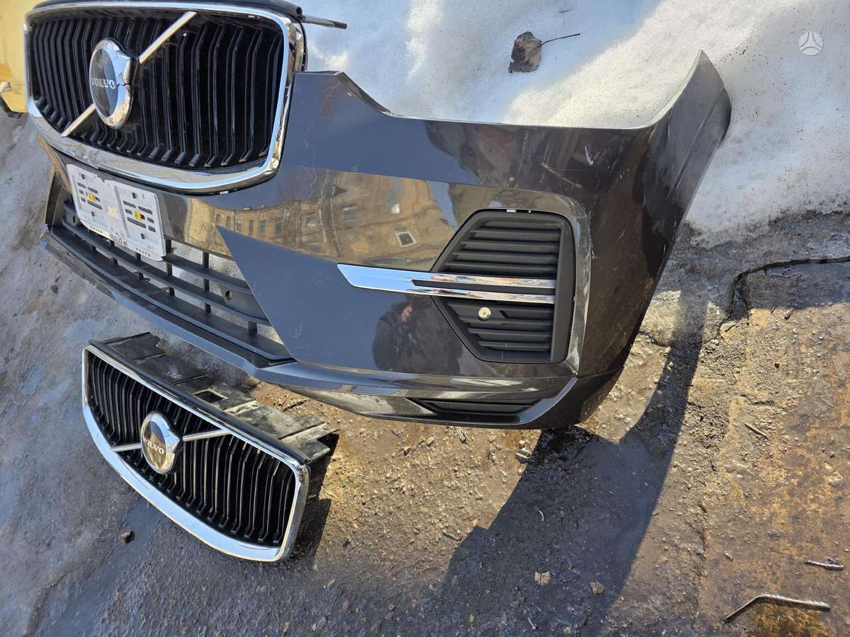 Volvo XC60 Priekinis bamperis