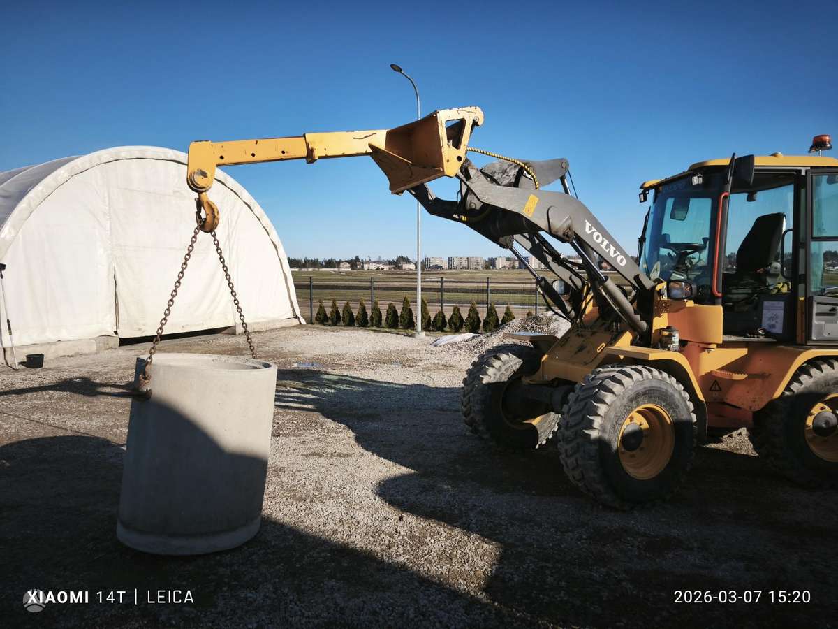 -Kita- VOLVO L30, buckets