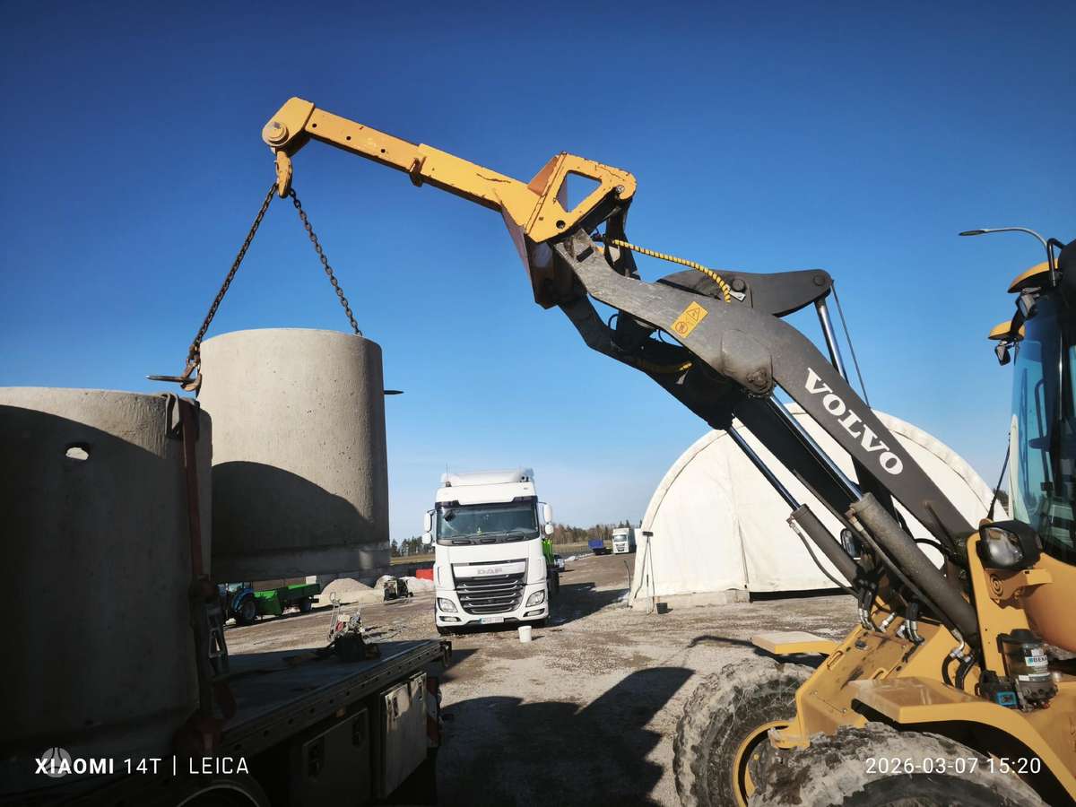 -Kita- VOLVO L30, buckets
