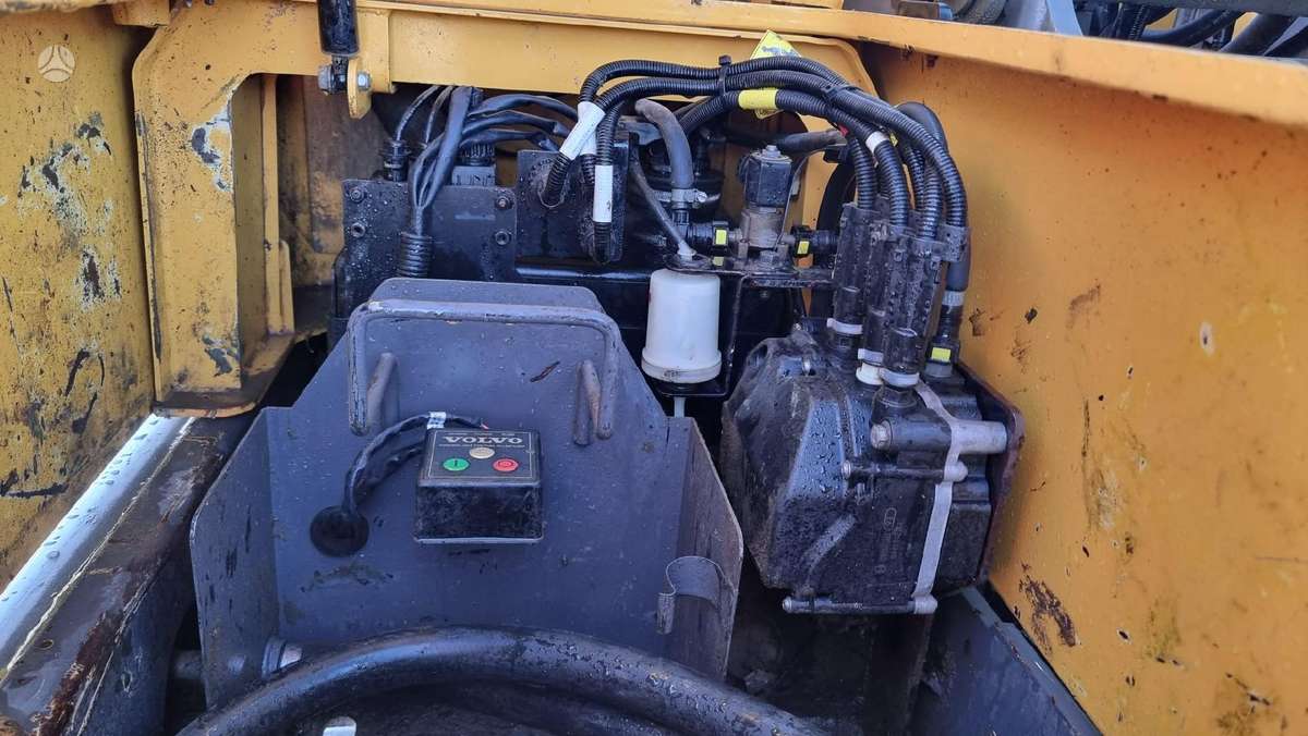 Volvo EC 220 EL, ekskavatori