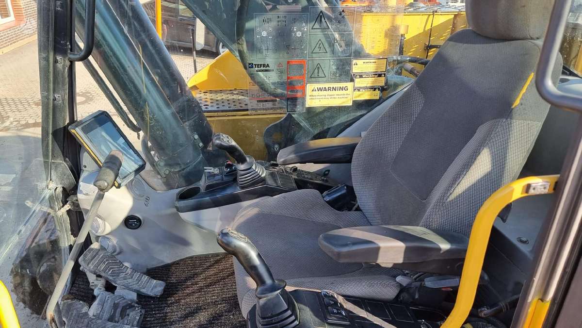 Volvo EC 220 EL, ekskavatori