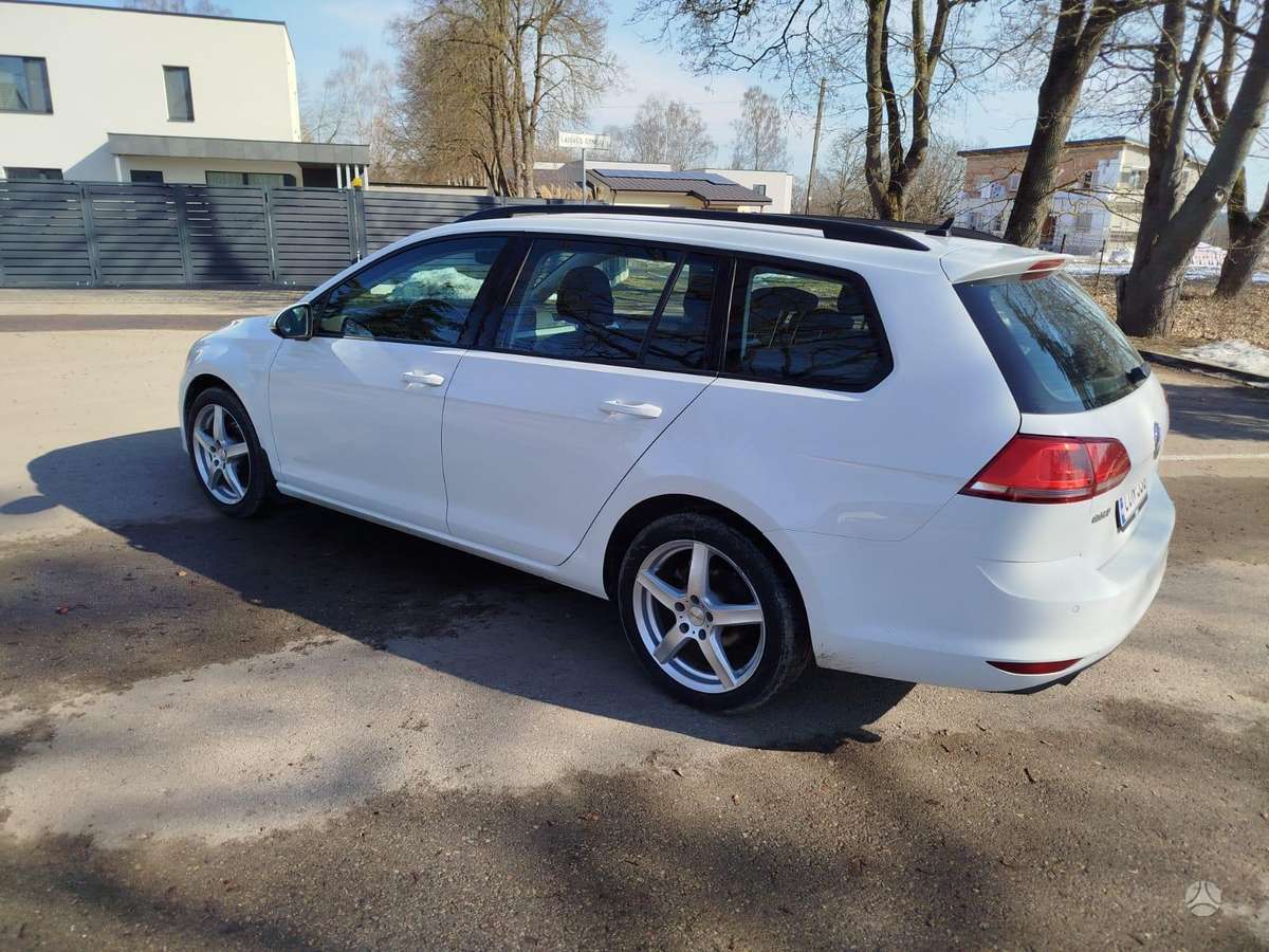 Volkswagen Golf - 5