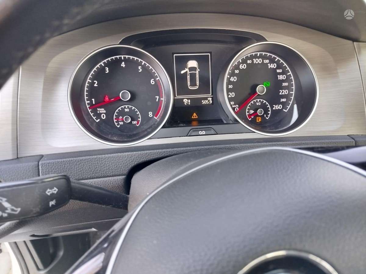 Volkswagen Golf - 9
