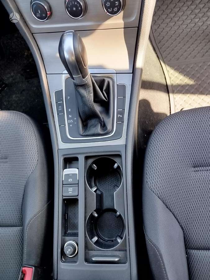 Volkswagen Golf - 12
