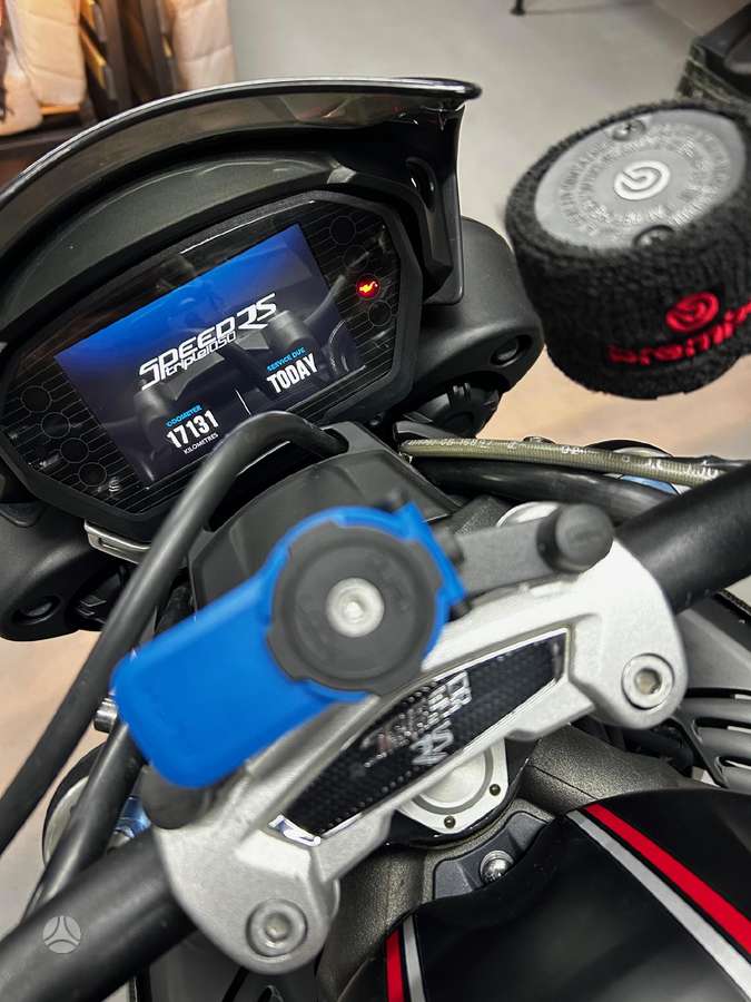 Triumph Speed Triple 1050cc, street / classic