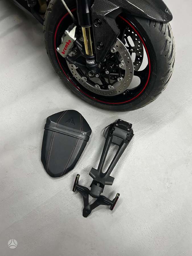 Triumph Speed Triple 1050cc, street / classic