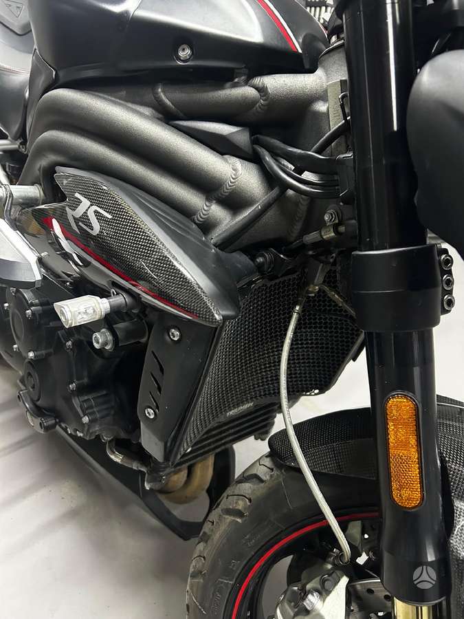Triumph Speed Triple 1050cc, street / classic