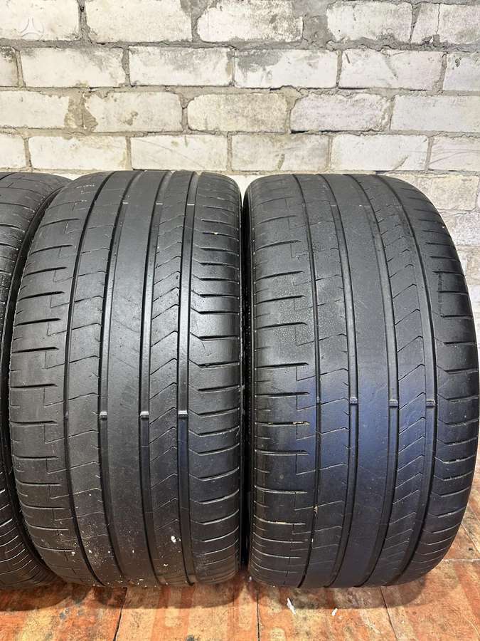Pirelli P Zero PZ4, summer 295/35 R23