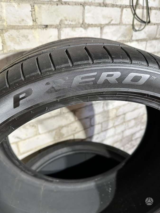 Pirelli P Zero PZ4, summer 295/35 R23