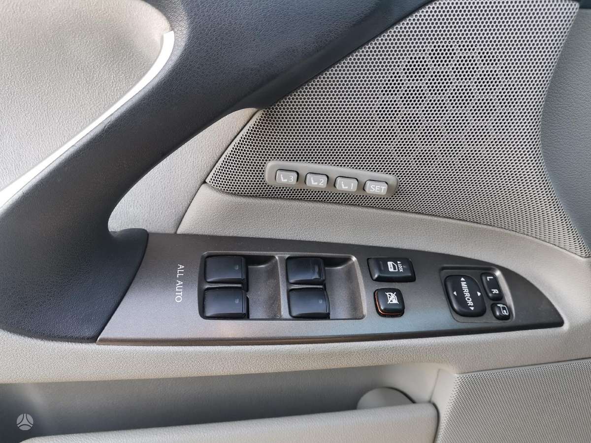 Lexus IS 220, 2.2 l., Седан
