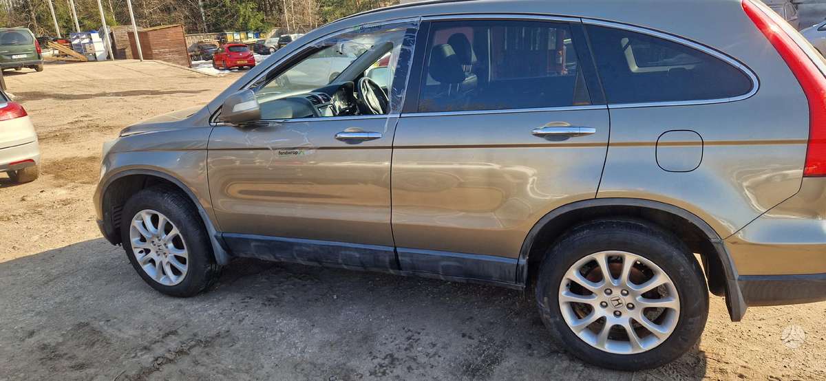 Honda CR-V dalimis