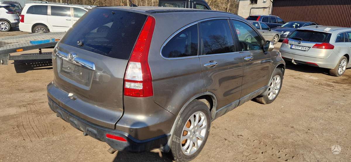 Honda CR-V dalimis