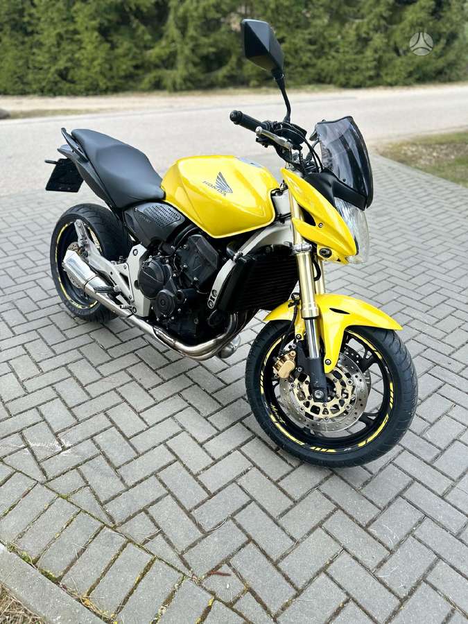 Yamaha MT 07, street / classic