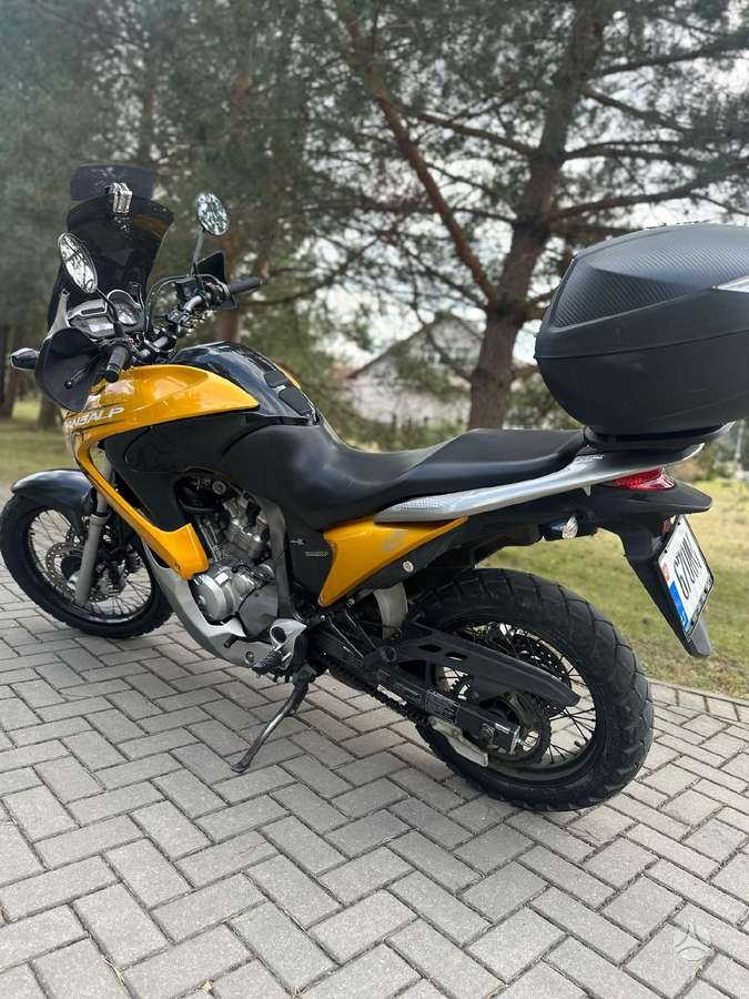 Yamaha MT 07, street / classic