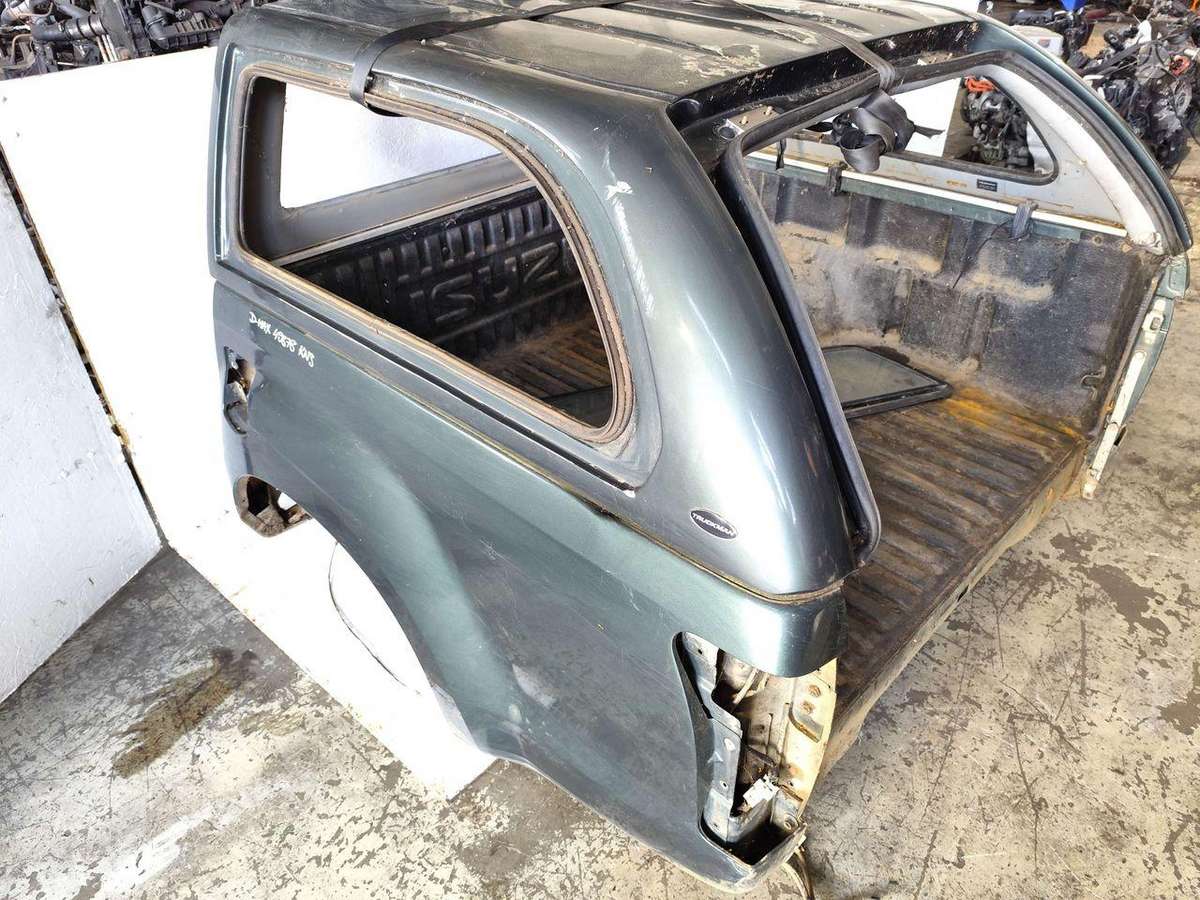 Isuzu D-Max hood (front, rear)