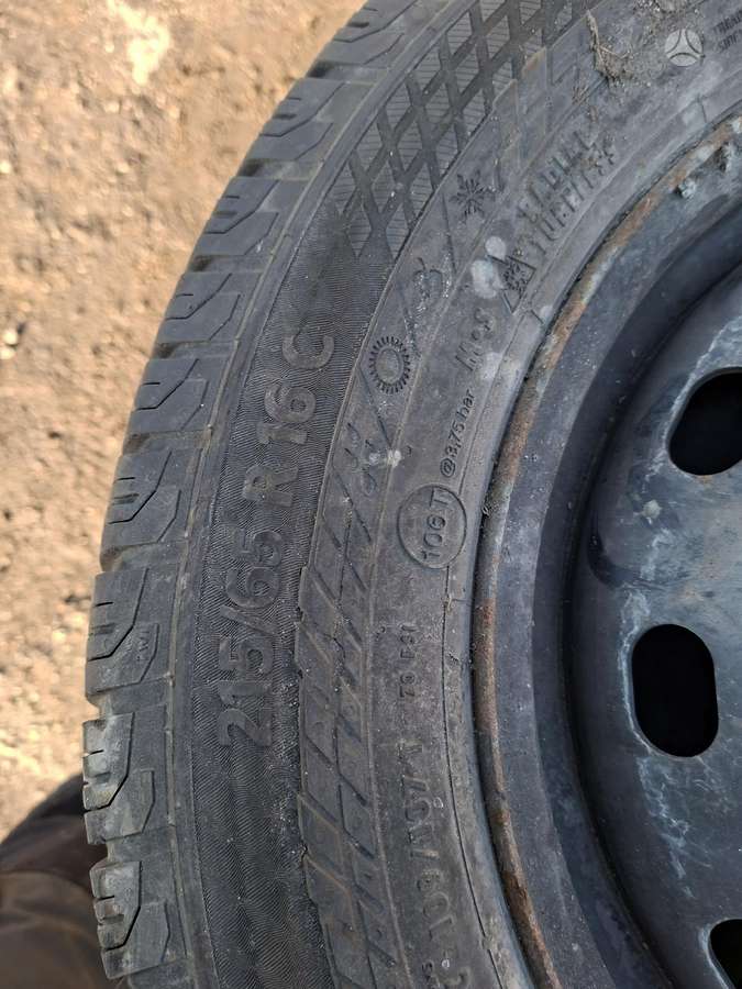 Continental, all-season 215/65 R16