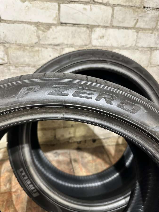 Pirelli P Zero PZ4, summer 275/35 R20