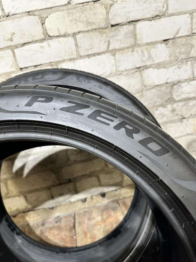 Pirelli P Zero PZ4, summer 275/40 R22