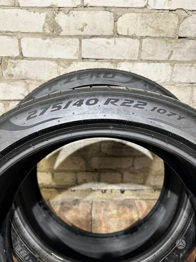 Pirelli P Zero PZ4, летние 275/40 R22