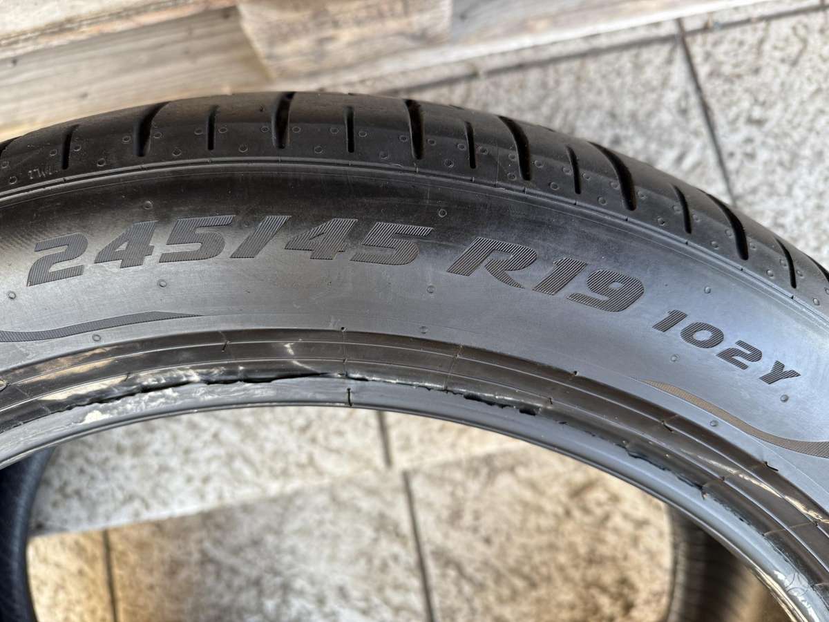 Pirelli P zero/MO*/2023m, летние 245/45 R19