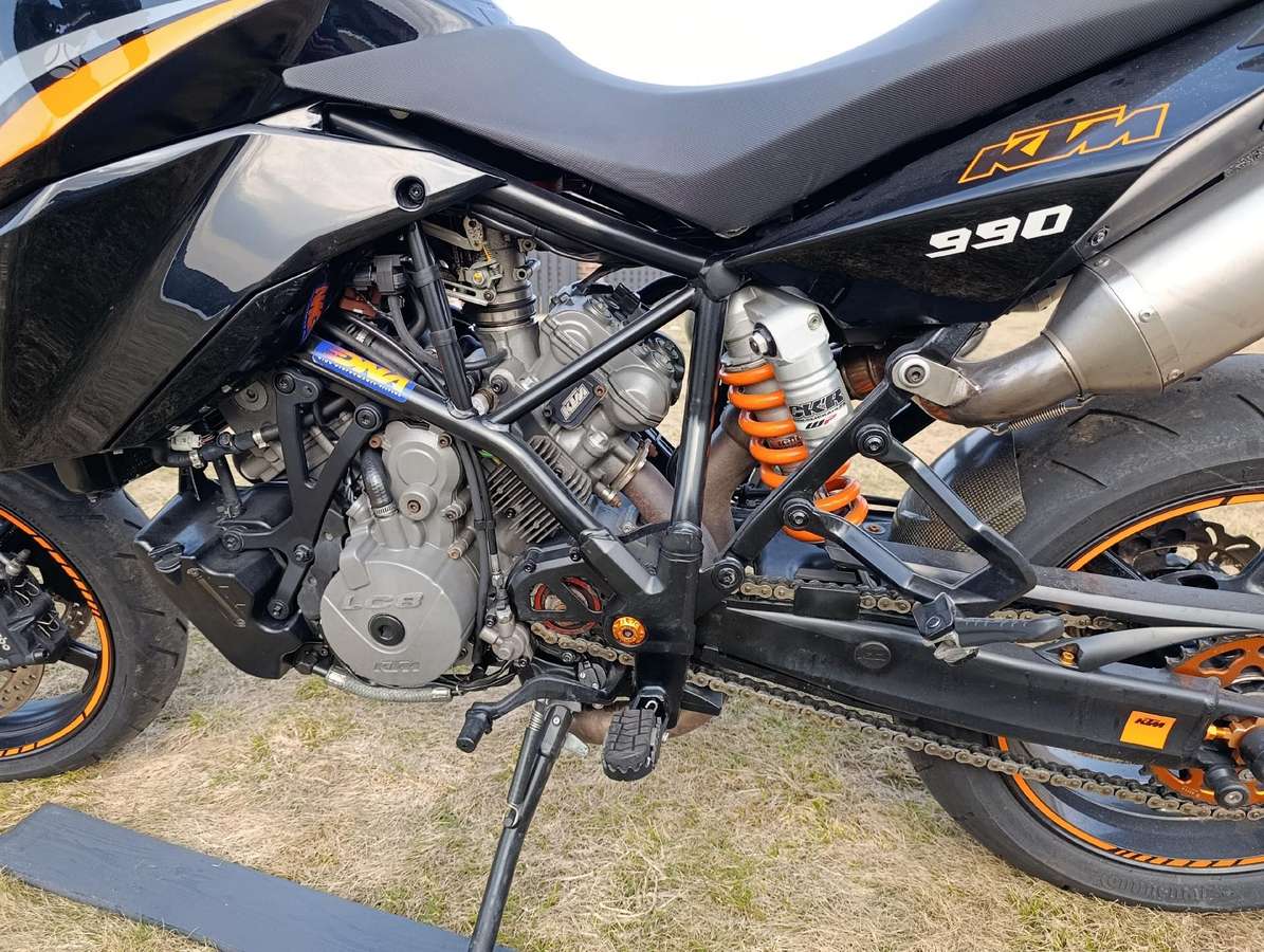 KTM SMT 1000cc, supermoto