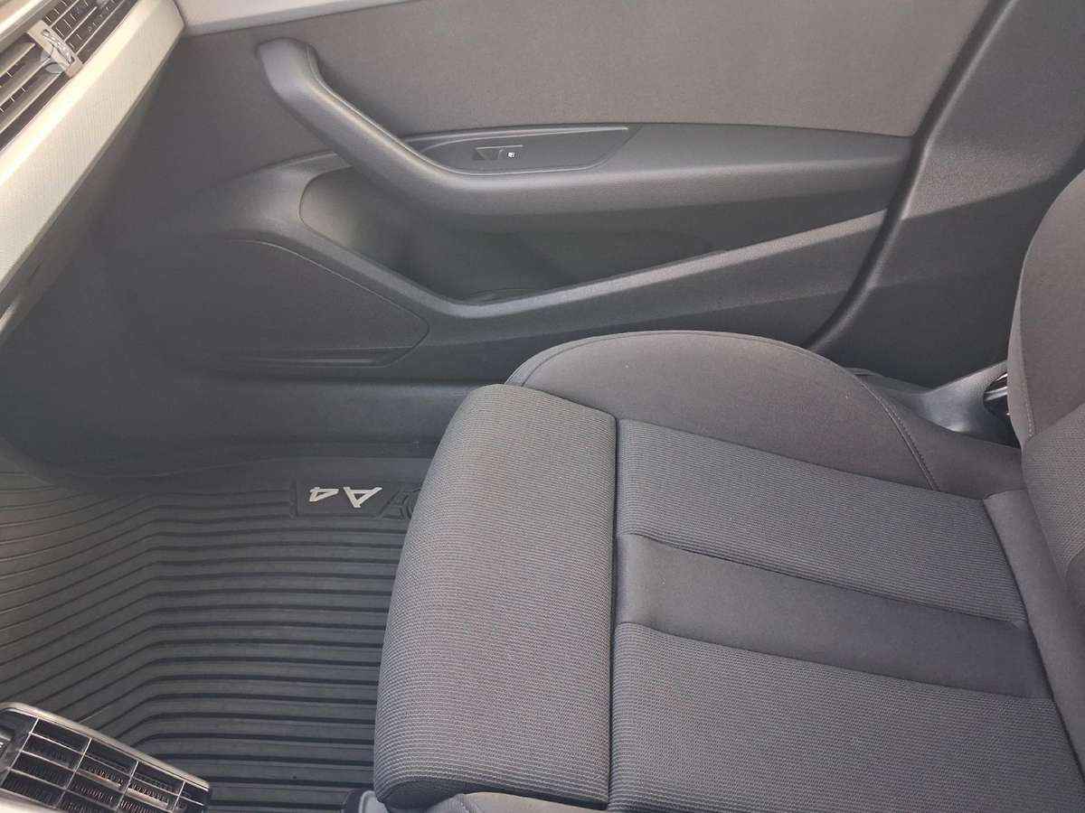 Audi A4, 2.0 l., Универсал