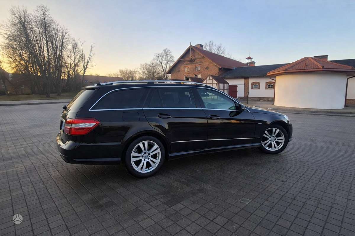 Mercedes-Benz E300, wagon