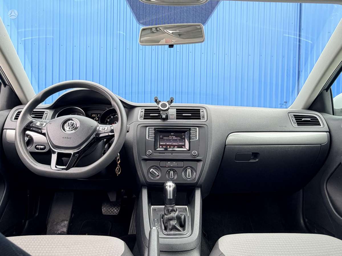 Volkswagen Jetta - 9
