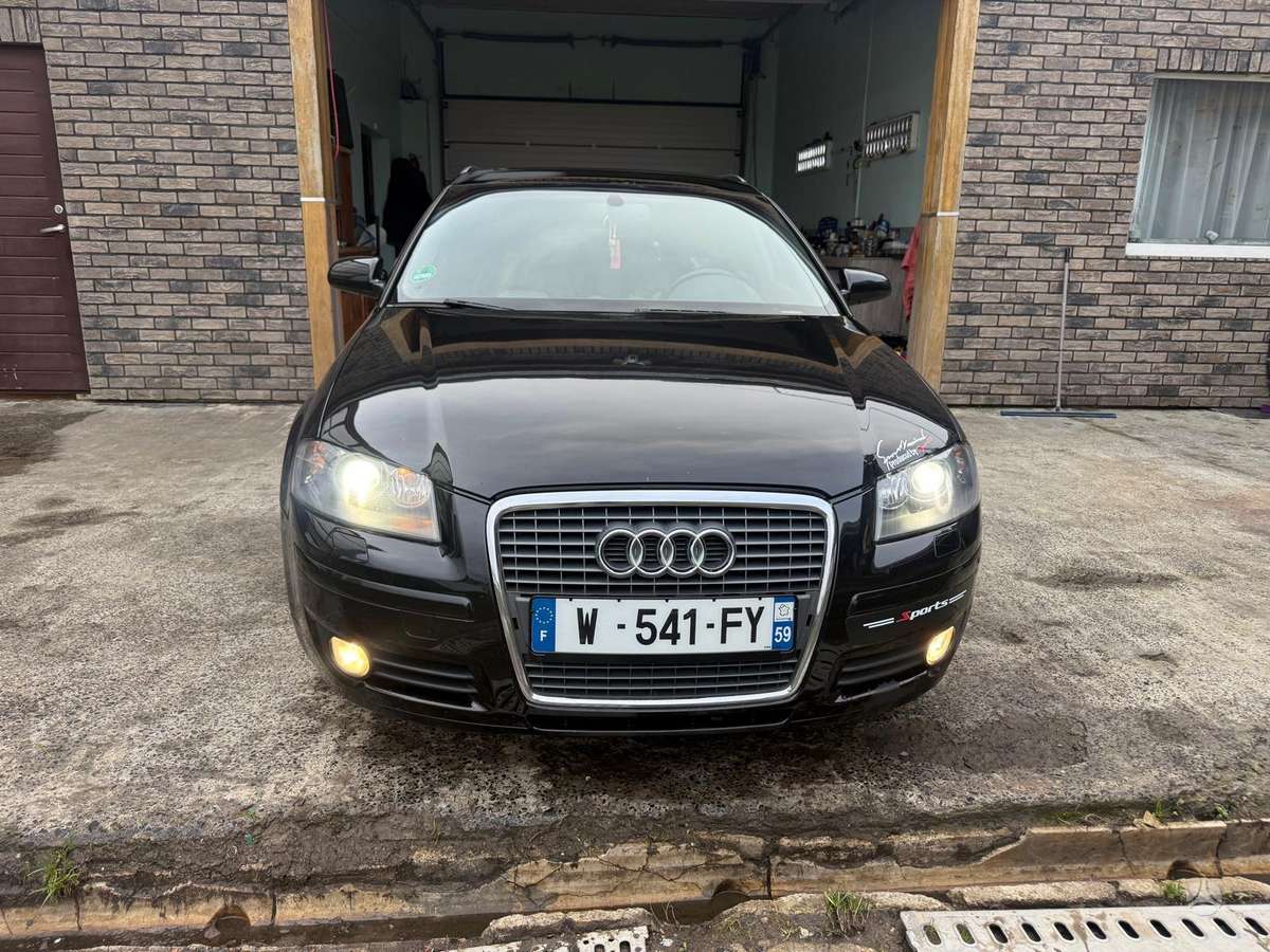 Audi A3 dalimis. Dalimis
