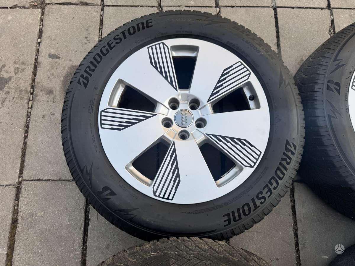 Audi E-TRON, light alloy, R19
