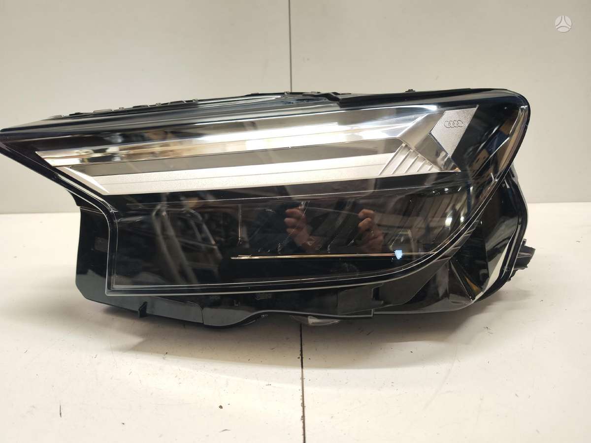 Audi Q4 e-tron, 89a941033