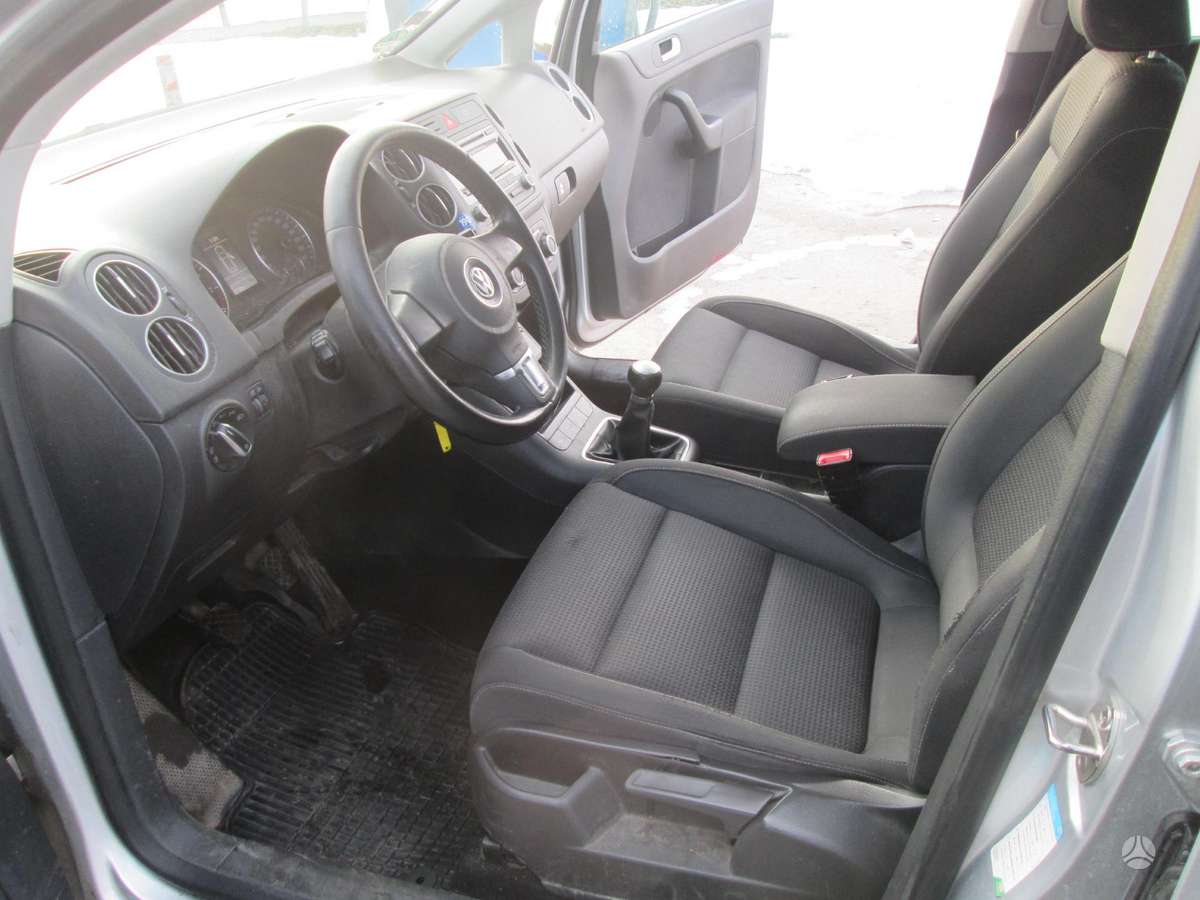 Volkswagen Golf Plus - 9