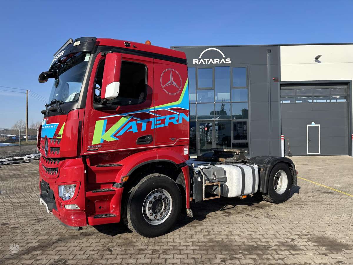 Mercedes-Benz Arocs 1845, single sleeper