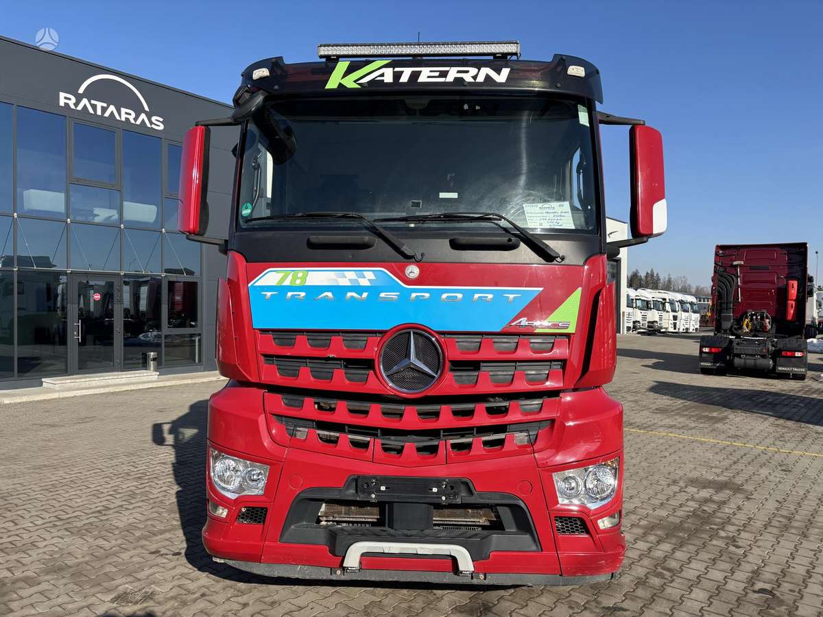 Mercedes-Benz Arocs 1845, single sleeper