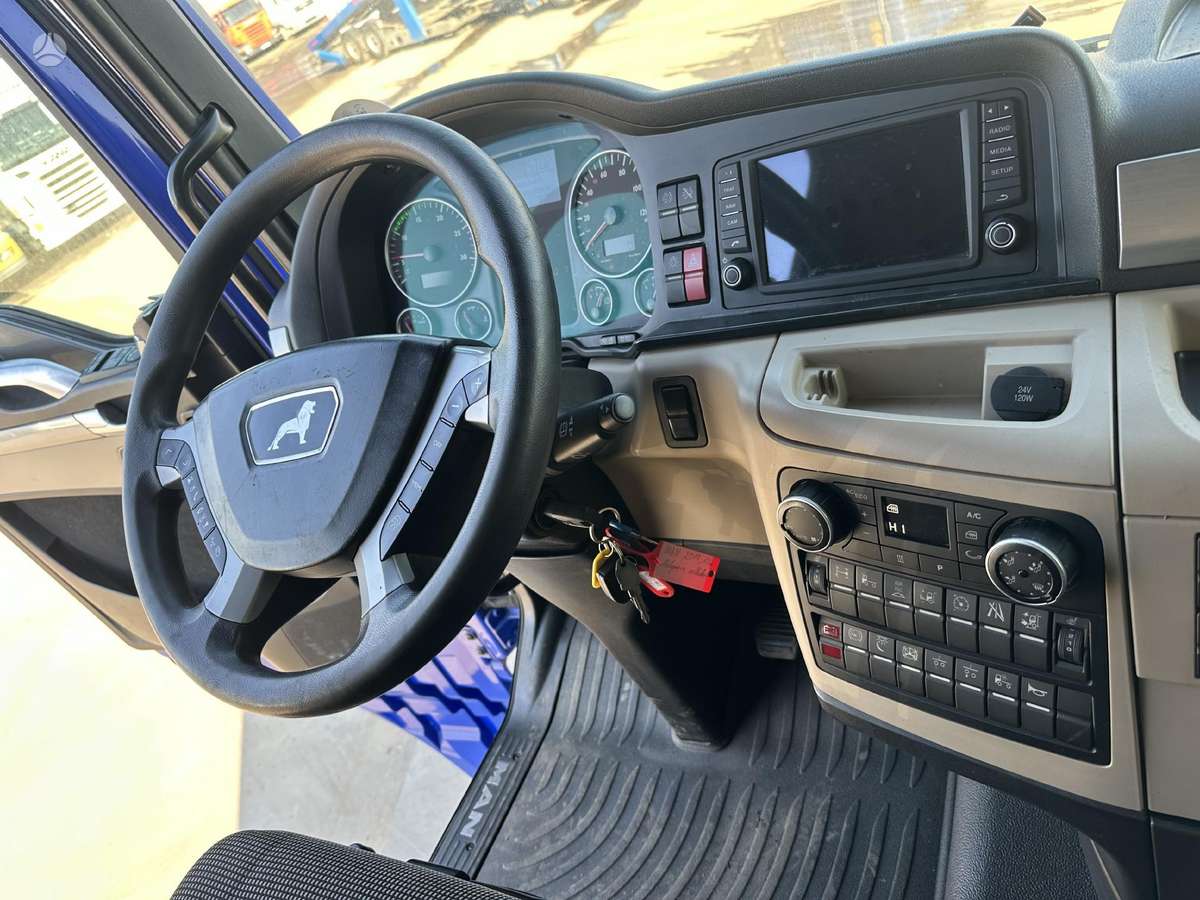MAN TGX 18.500, double sleeper