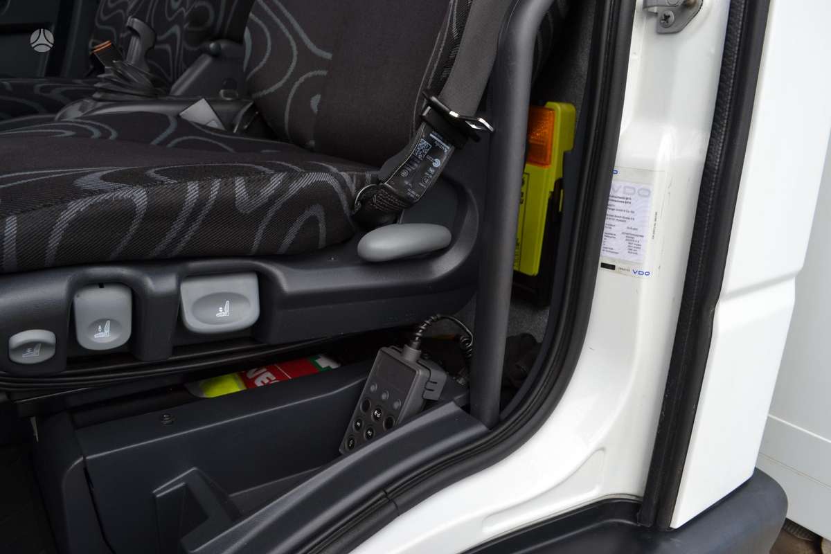 Iveco 75 E, isothermal trucks