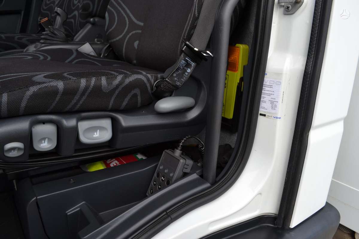 Iveco 75 E, izotermiska virsbūve