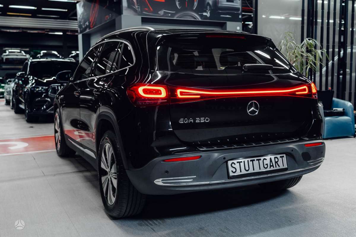Mercedes-Benz EQA, 69 kWh, hatchback