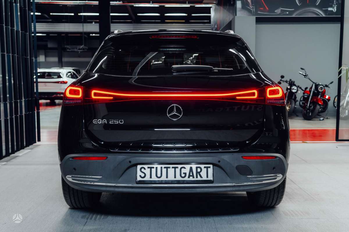 Mercedes-Benz EQA, 69 kWh, hatchback