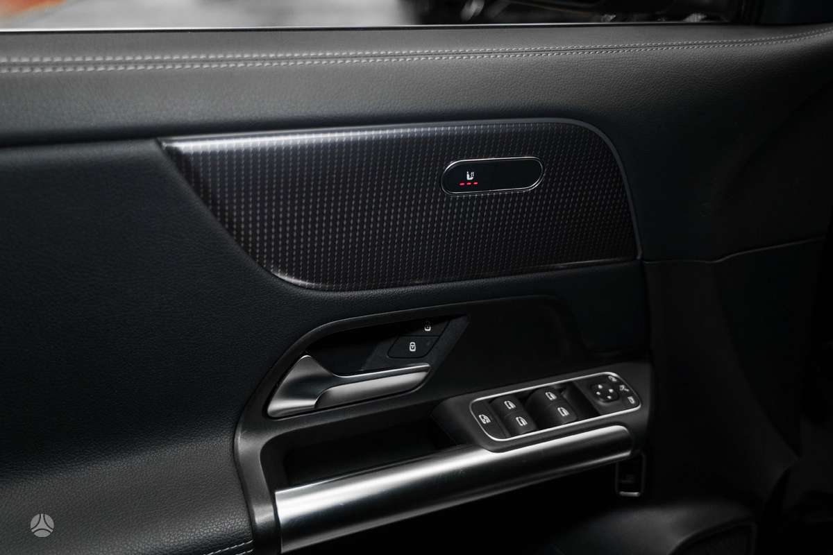 Mercedes-Benz EQA, 69 kWh, hatchback
