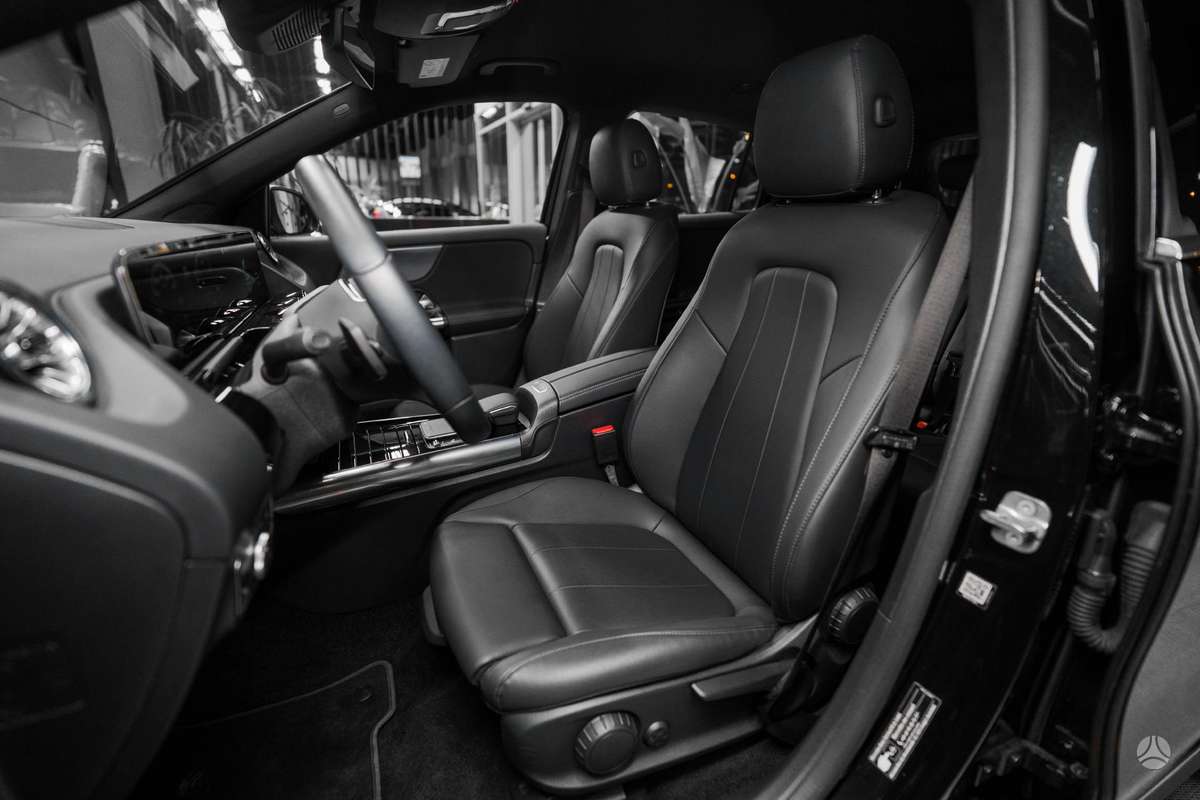 Mercedes-Benz EQA, 69 kWh, hatchback