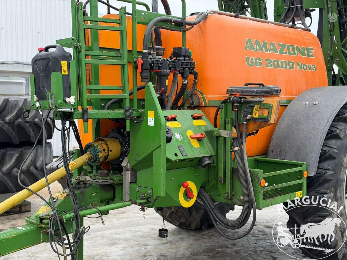 Amazone UG 3000 Nova, 3000 ltr, 24 m, sprayers