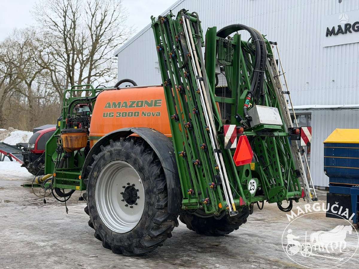 Amazone UG 3000 Nova, 3000 ltr, 24 m, sprayers