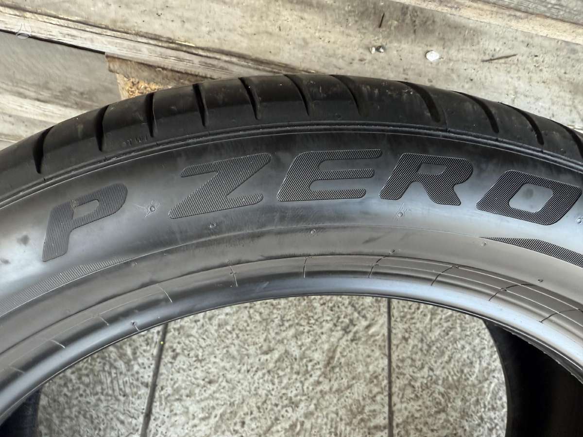 Pirelli PZero pz4/MO, летние 235/50 R19
