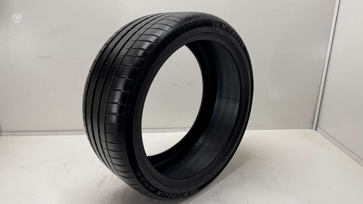 Michelin Pilot Sport 4s, summer 285/35 R22