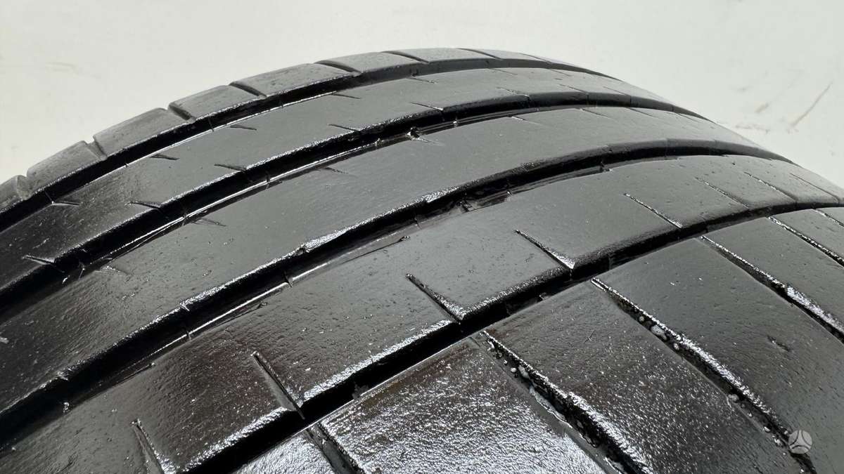 Michelin Pilot Sport 4s, summer 285/35 R22